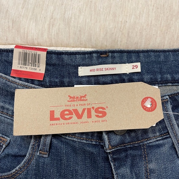 New W/Tags  Mid Rise Skinny Levi’s 8 (29x32) - Picture 5 of 13